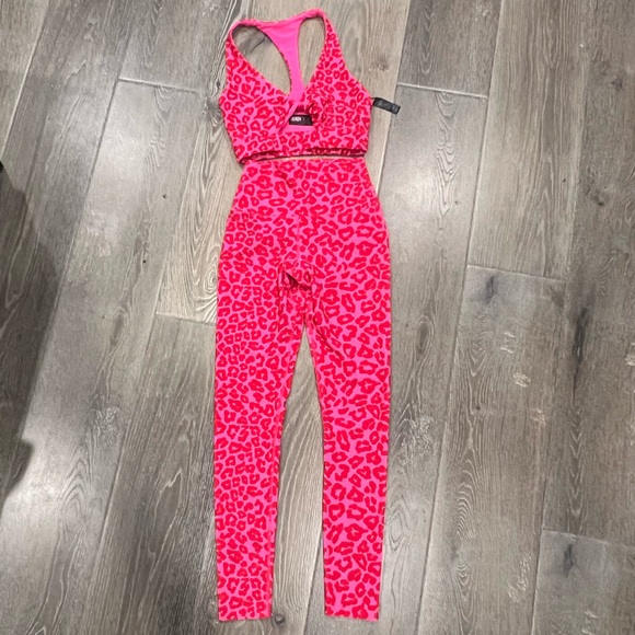 Beach Riot Active Set - Picture 4 of 7